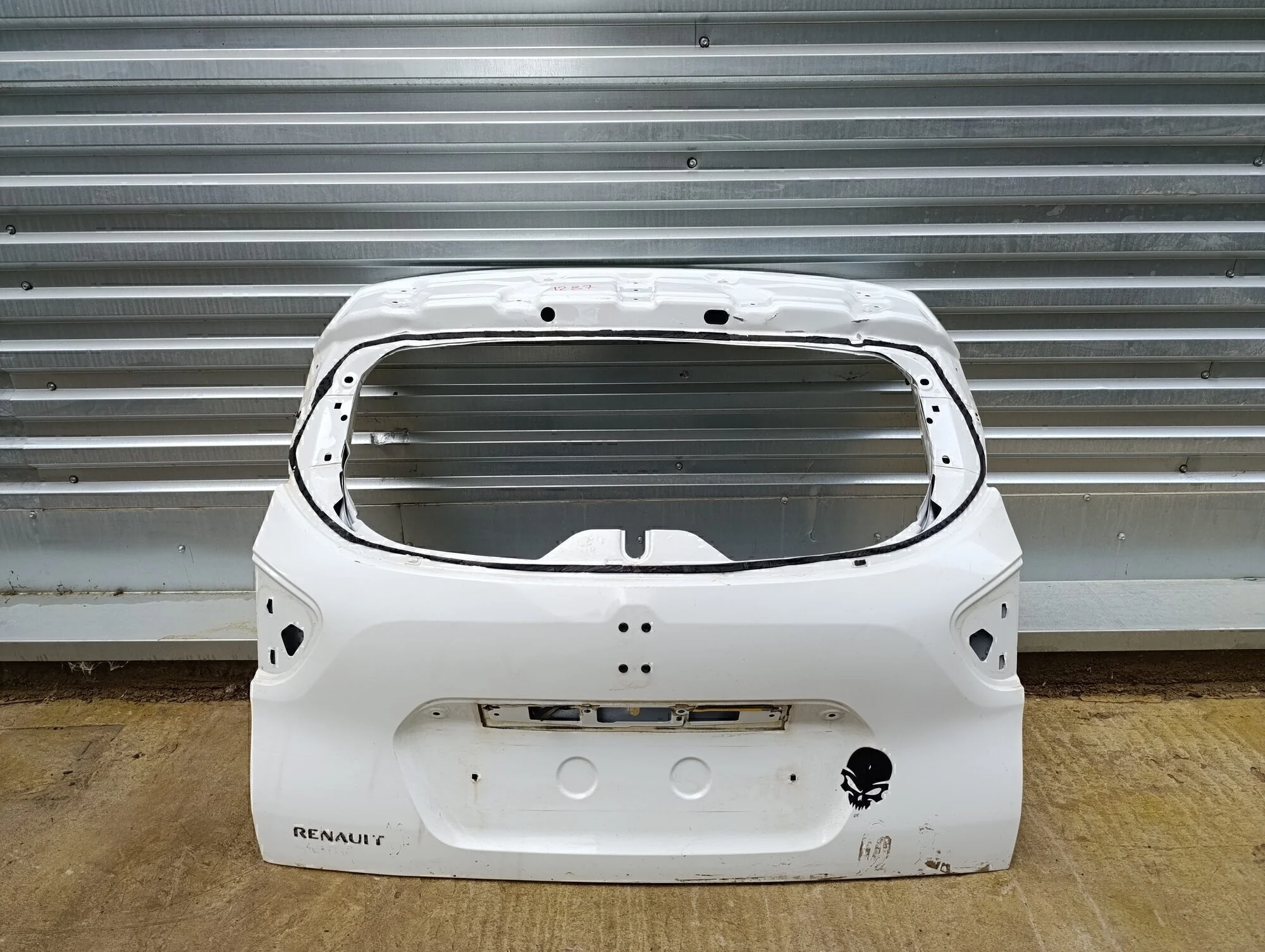 Дверь багажника Kaptur 2016>