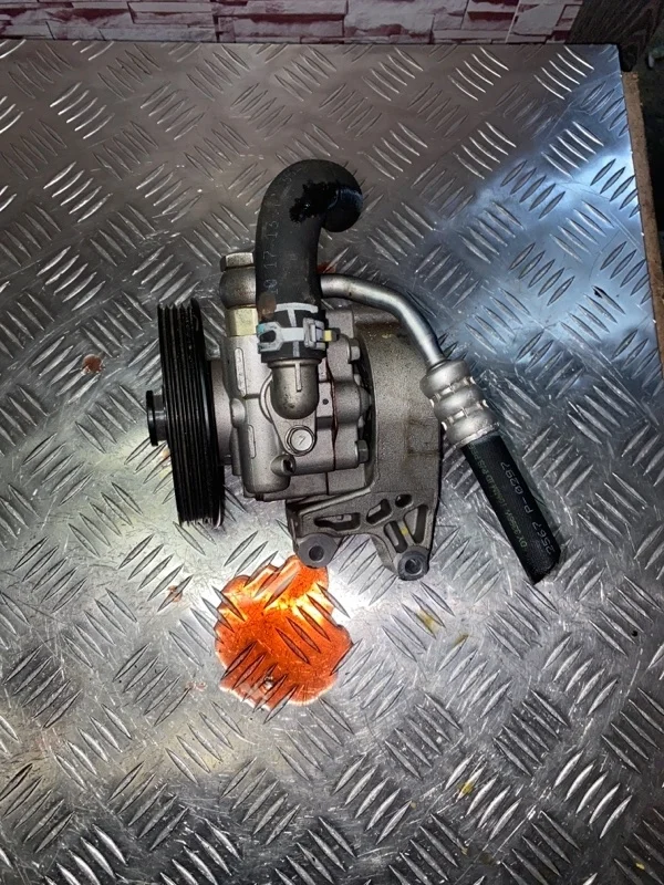 Насос гидроусилителя руля Chevrolet Orlando 96837813 F18D4 Z18XER 1.8