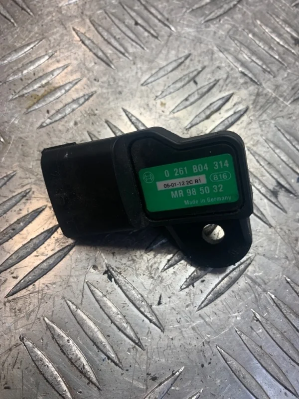 Датчик абсолютного давления Mitsubishi Colt MR985032 4A91