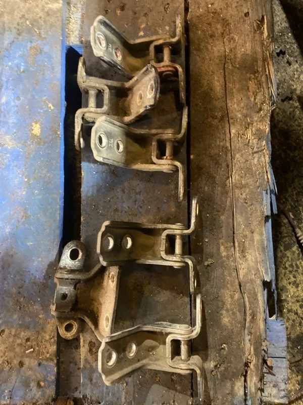 Петля двери Kia Sorento 2011 793102B020 XM 3.5 G6DC