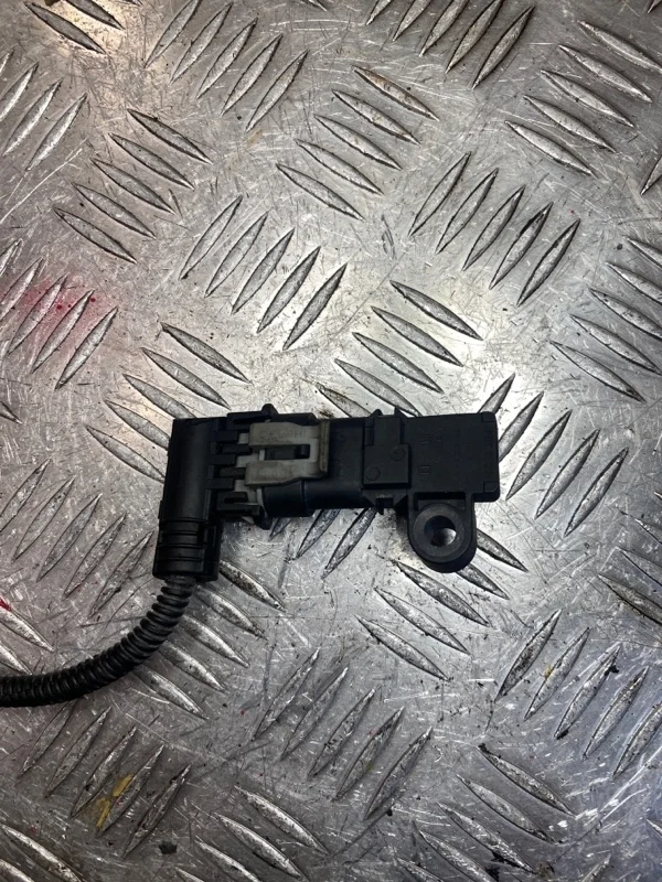 Датчик абсолютного давления Chevrolet Cruze 55563375 F18D4 1.8