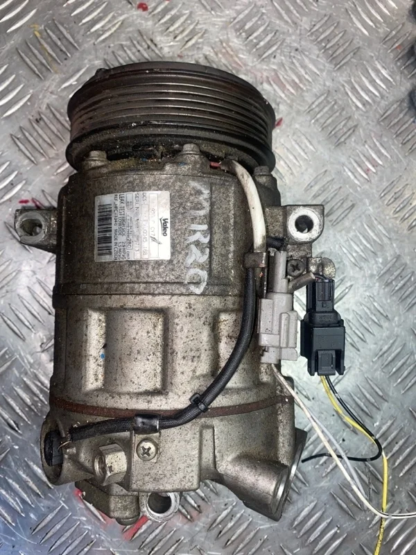 Компрессор кондиционера Nissan X-Trail 92600CY71A T31 MR20DE