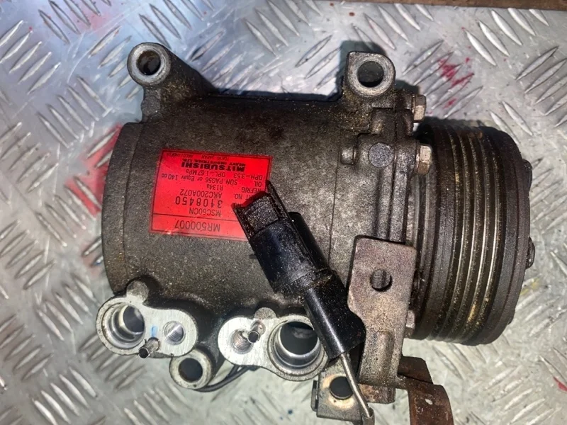 Компрессор кондиционера Mitsubishi Lancer MR500007 4G13