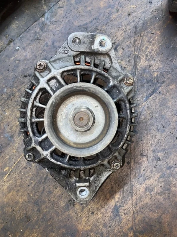 Генератор Mitsubishi Pajero MD141855 V20-V40 6G72 12V