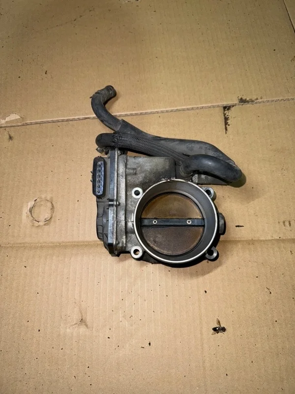 Дроссельная заслонка Lexus LX570 2203038020 URJ201 3UR-FE 5.7