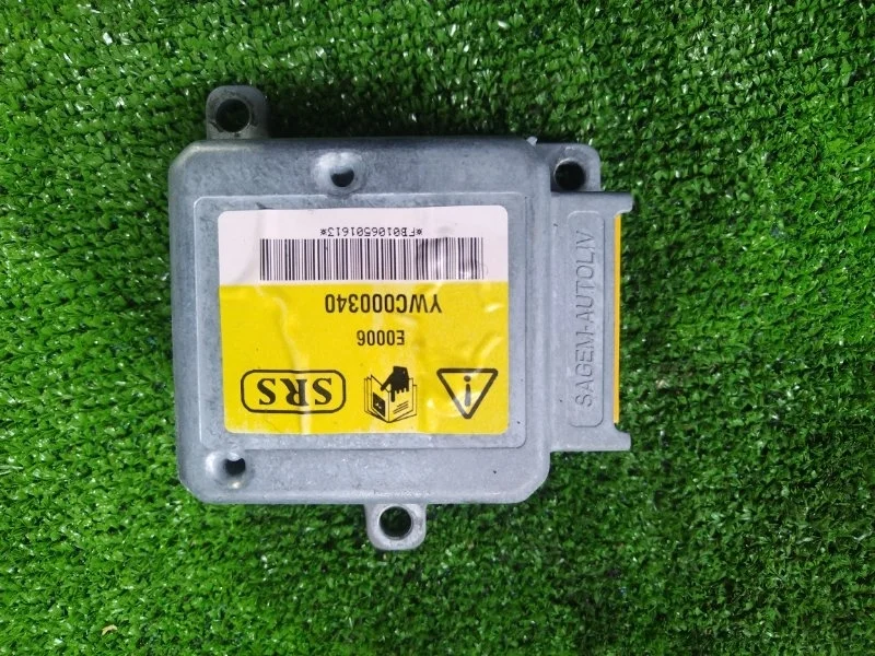 Блок управления Airbag Land Rover Freelander YWC000340 25K4F 2.5