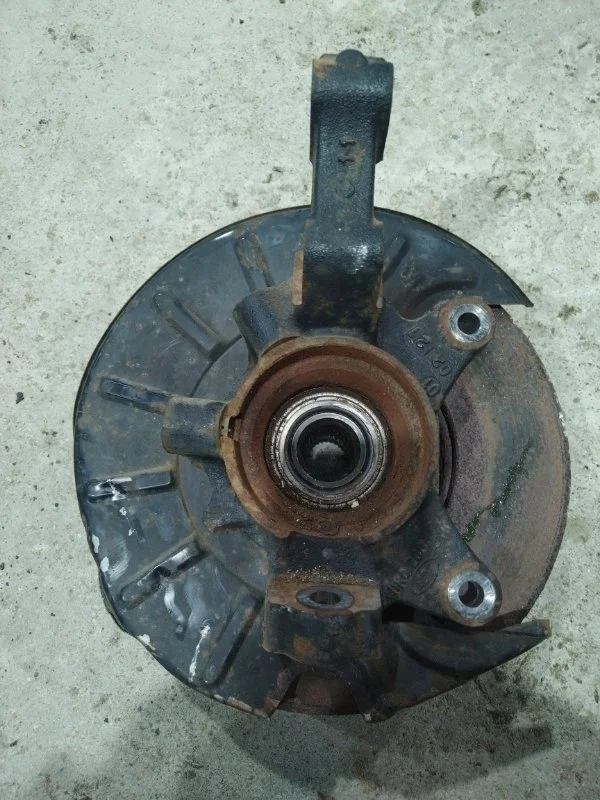 Кулак поворотный Land Rover Freelander RLH101331 25K4F 2.5, передний левый