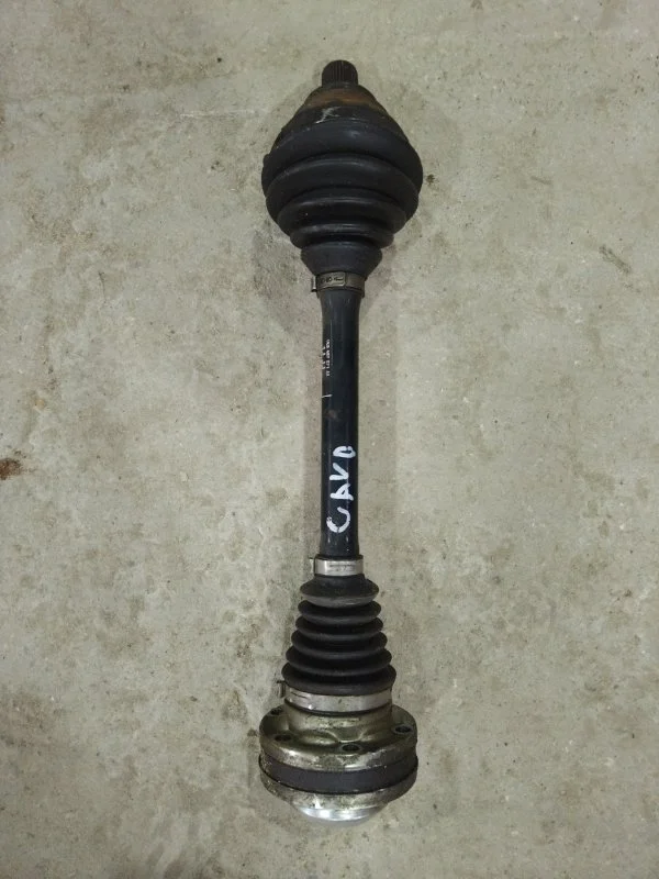 Привод Volkswagen Scirocco 1K0407271JJ CAVD 1.4, передний левый