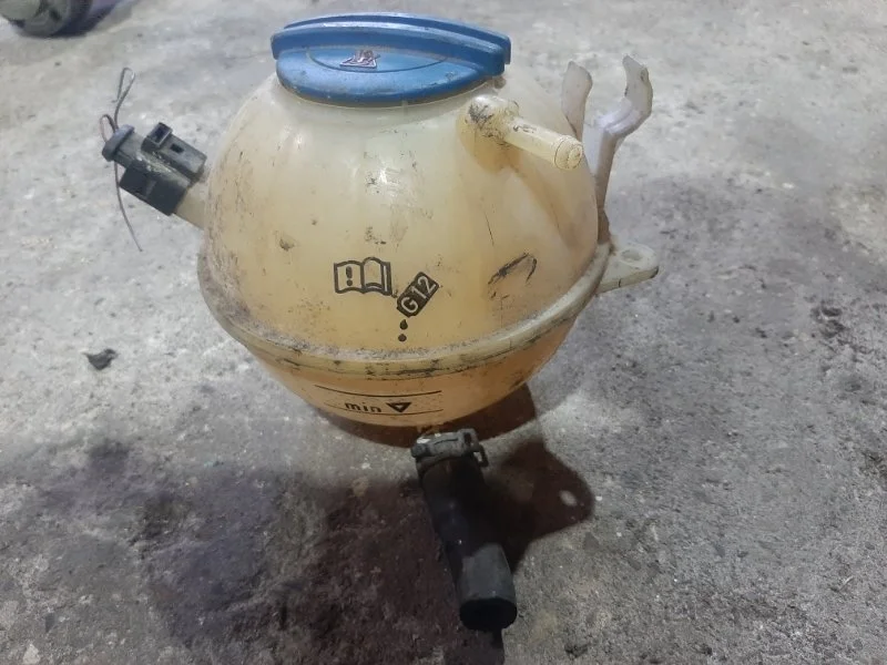 Бачок расширительный Volkswagen Eos 2008 1K0121407A BPY 2.0