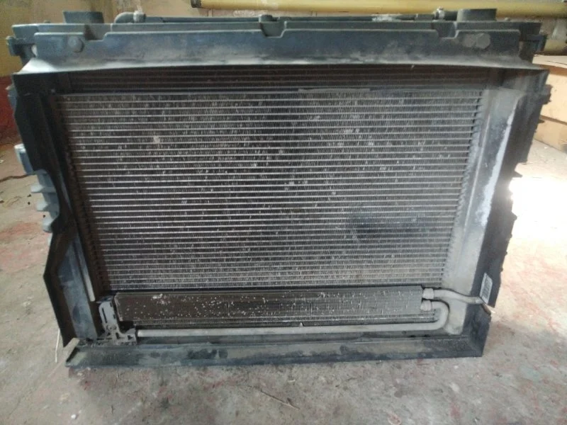 Радиатор охлаждения двигателя Peugeot 508 2011 1333A0 EP6CDT