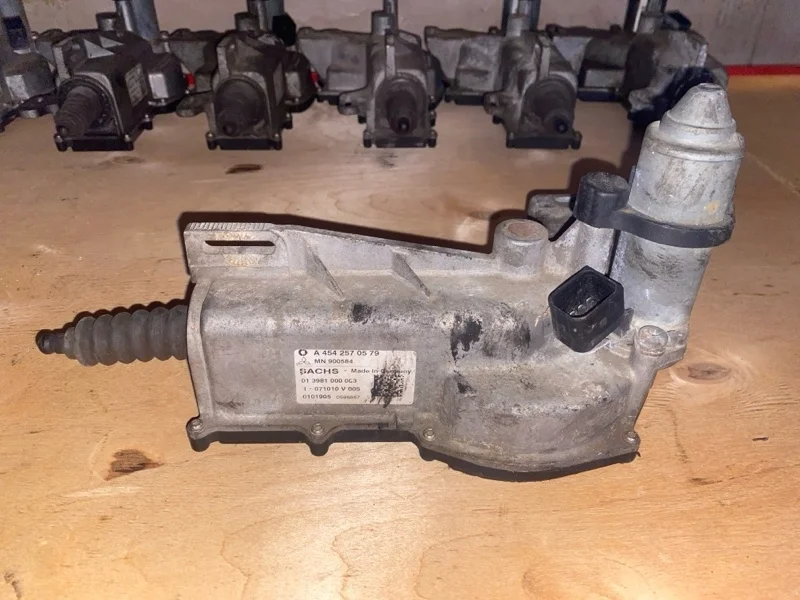 Актуатор сцепления Mitsubishi Colt MN900584 Z25A 4A91