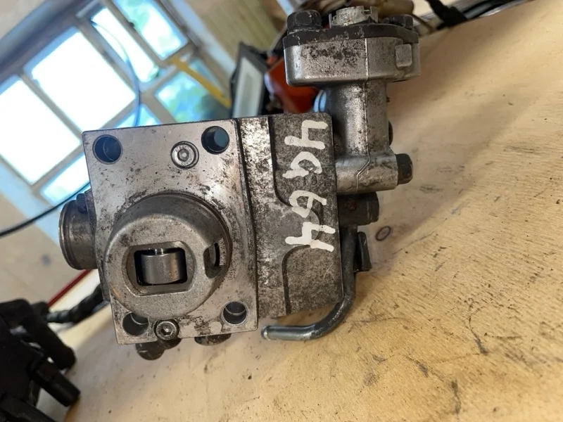 Топливный насос высокого давления Mitsubishi Chariot Grandis MD373962 4G64 GDI