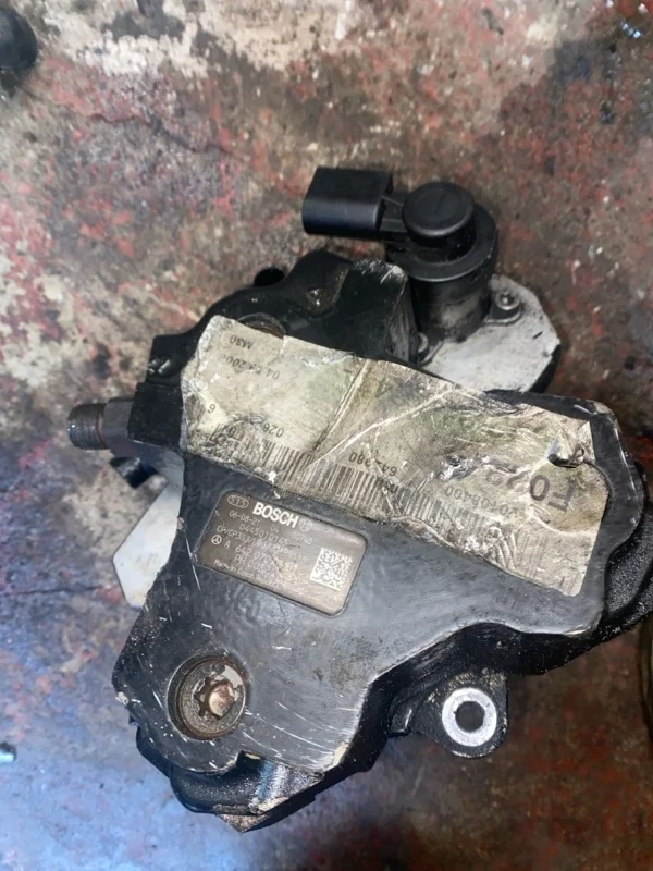 Топливный насос высокого давления Mercedes-Benz Ml A6420700501 W164 OM642.940