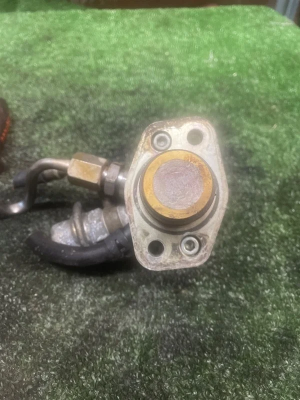 Топливный насос высокого давления Toyota Avensis 209250485 1AZ-FSE 2.0