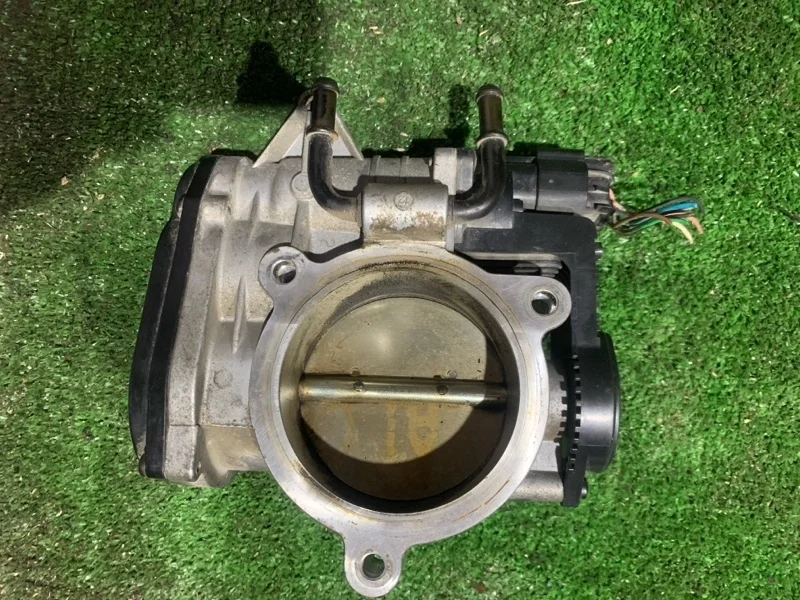 Дроссельная заслонка Kia Sorento 351003C200 G6DA 3.8