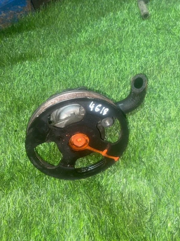 Насос гидроусилителя руля Mitsubishi Lancer MN184075 4G18