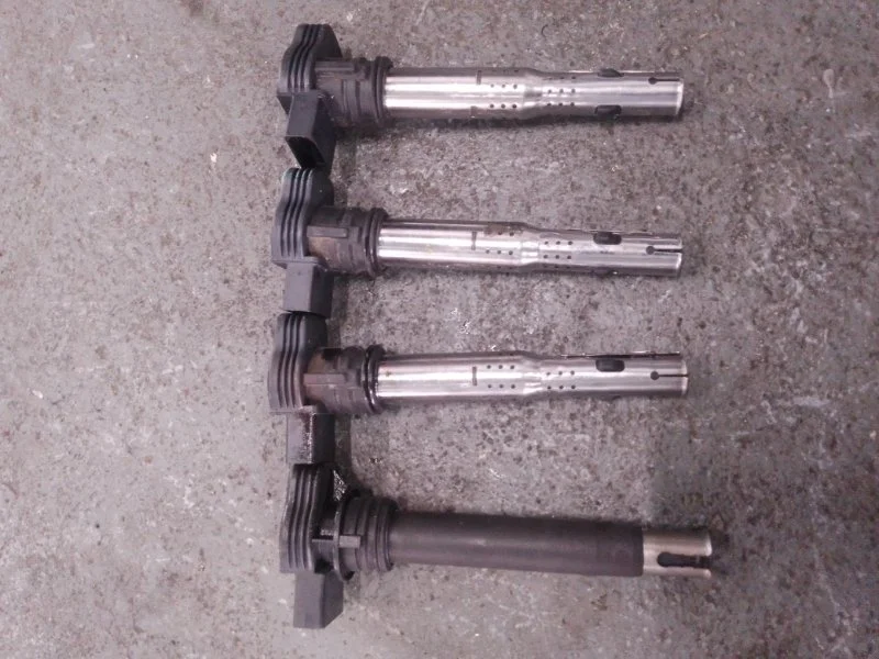 Катушка зажигания Volkswagen Passat 2005 07K905715F B6 BWA 2.0