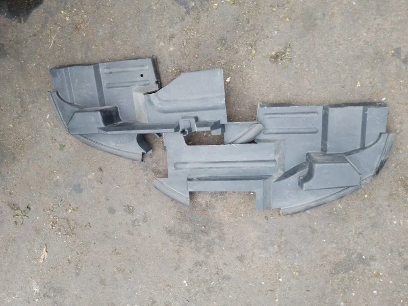 Дефлектор радиатора Land Rover Freelander 2003 DHE500080 25K4F 2.5