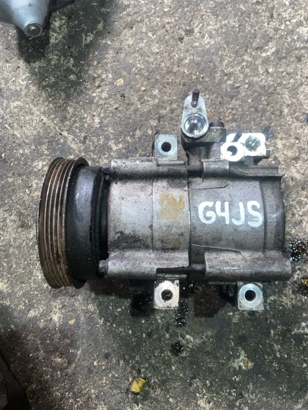 Компрессор кондиционера Hyundai Santa FE 9770126011 G4JS 2.4