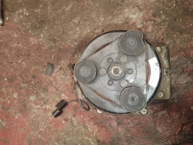 Компрессор кондиционера Mitsubishi Lancer MN185572 9 4G15 1.5