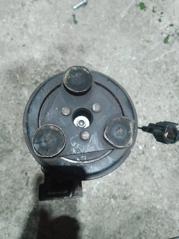 Компрессор кондиционера Nissan Cube 92600CJ70B HR15DE