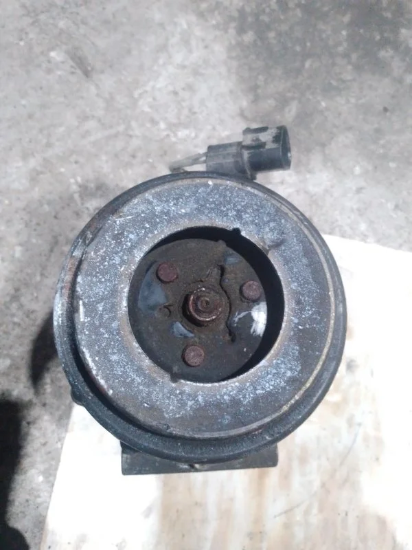 Компрессор кондиционера Mitsubishi Pajero MR360532 V20-V40 6G72