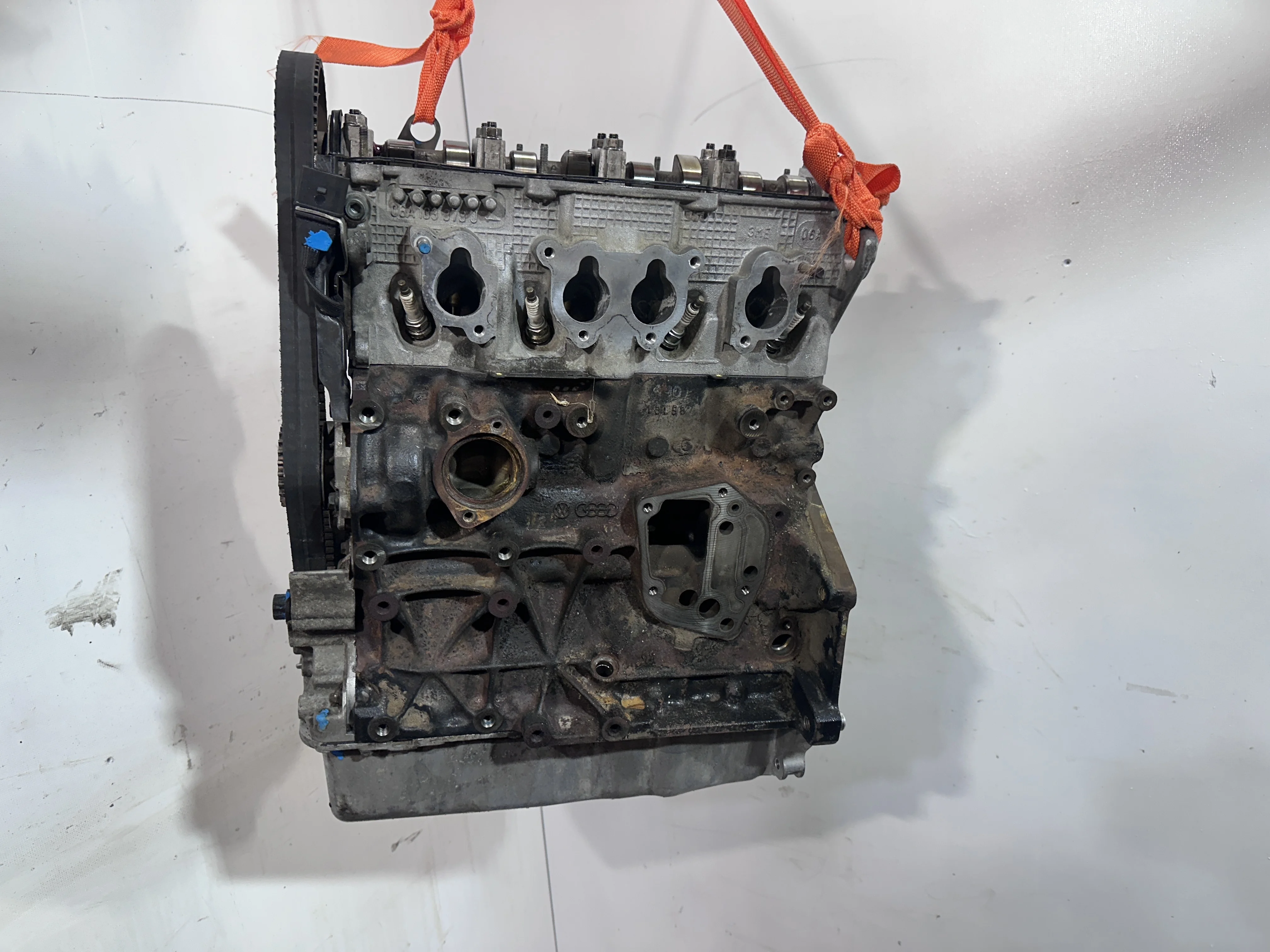 Двигатель AXA  BSX 2.0 Бензин Volkswagen