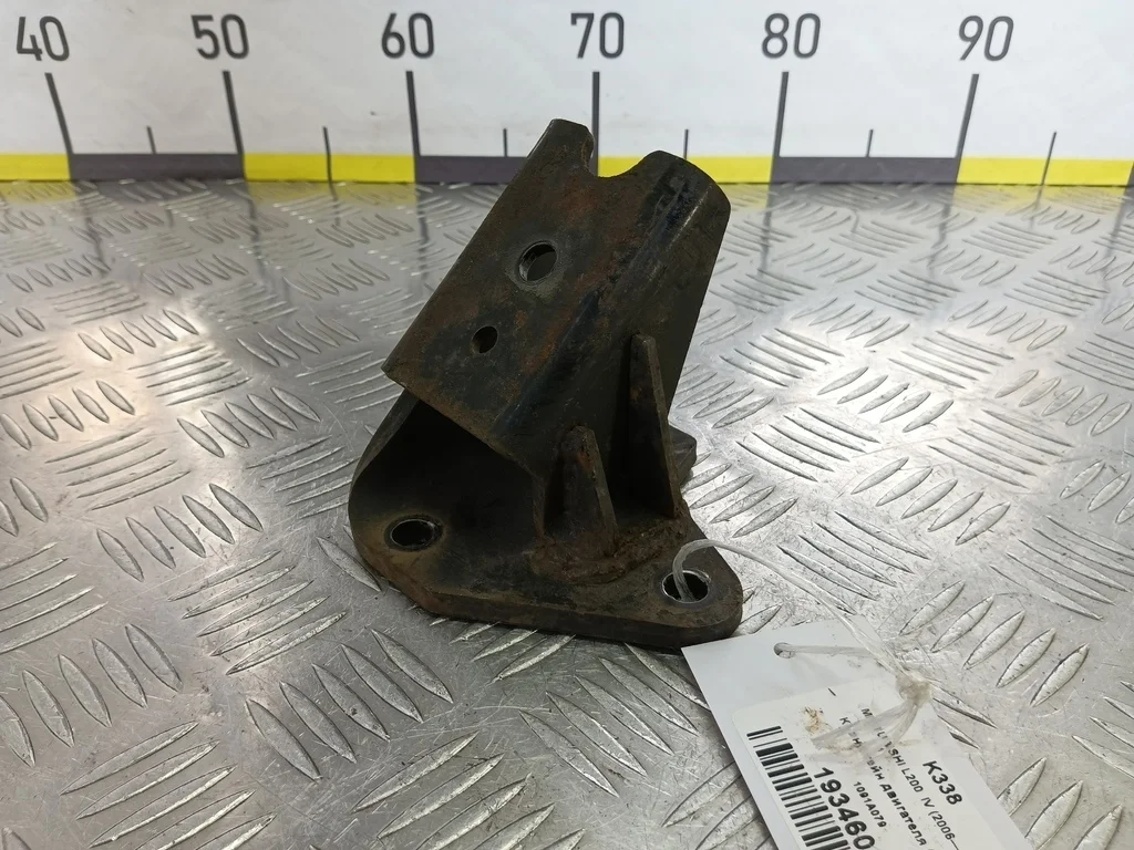 Кронштейн двигателя (ДВС) MITSUBISHI L200 IV (200