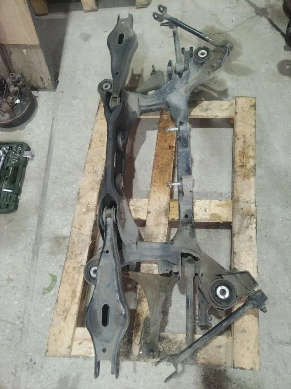 Балка подвески Hyundai Santa Fe 624002B000 CM D4EB 2.2, задняя