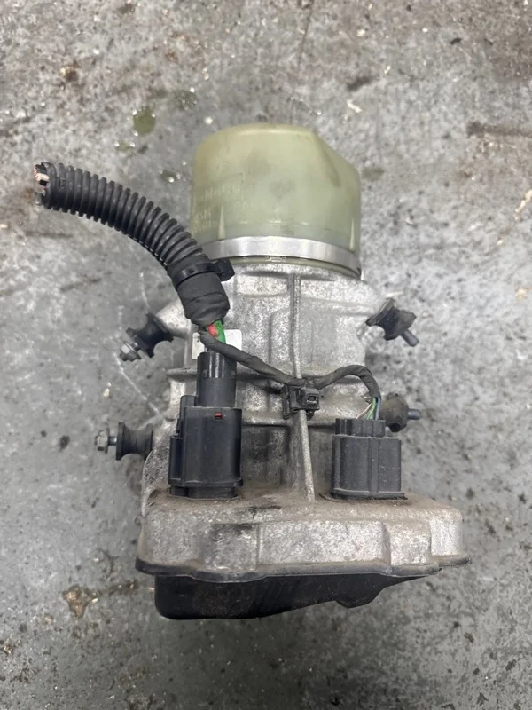 Насос гидроусилителя руля Volvo S60 31360493 B4204T7 2.0