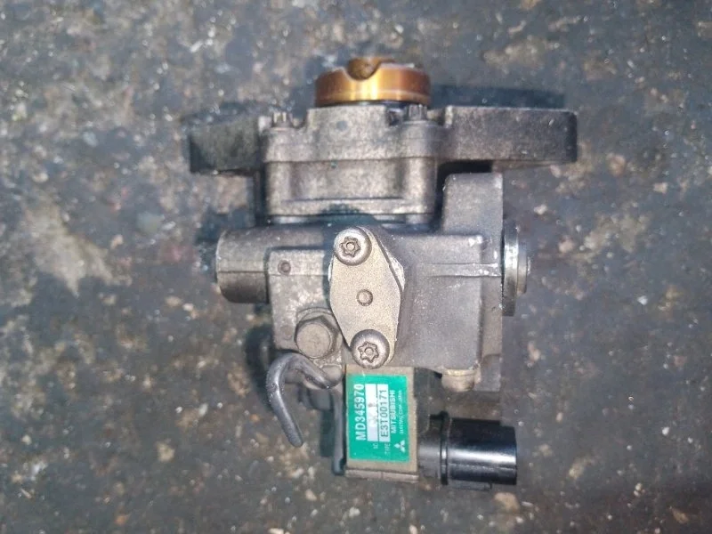 Топливный насос высокого давления Mitsubishi Lancer Cedia 2003 MD345970 4G93 GDI