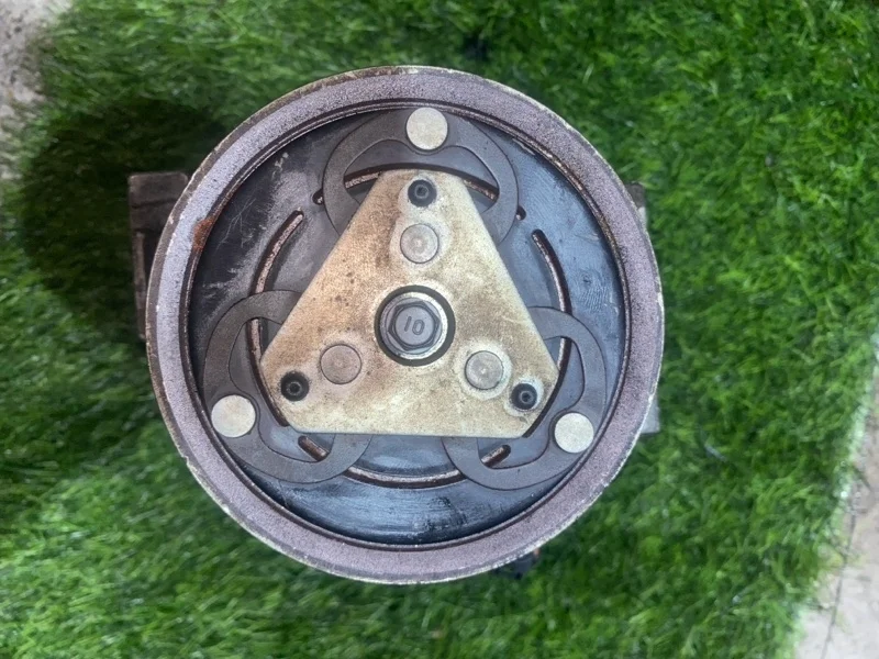 Компрессор кондиционера Nissan Tiida MR18DE