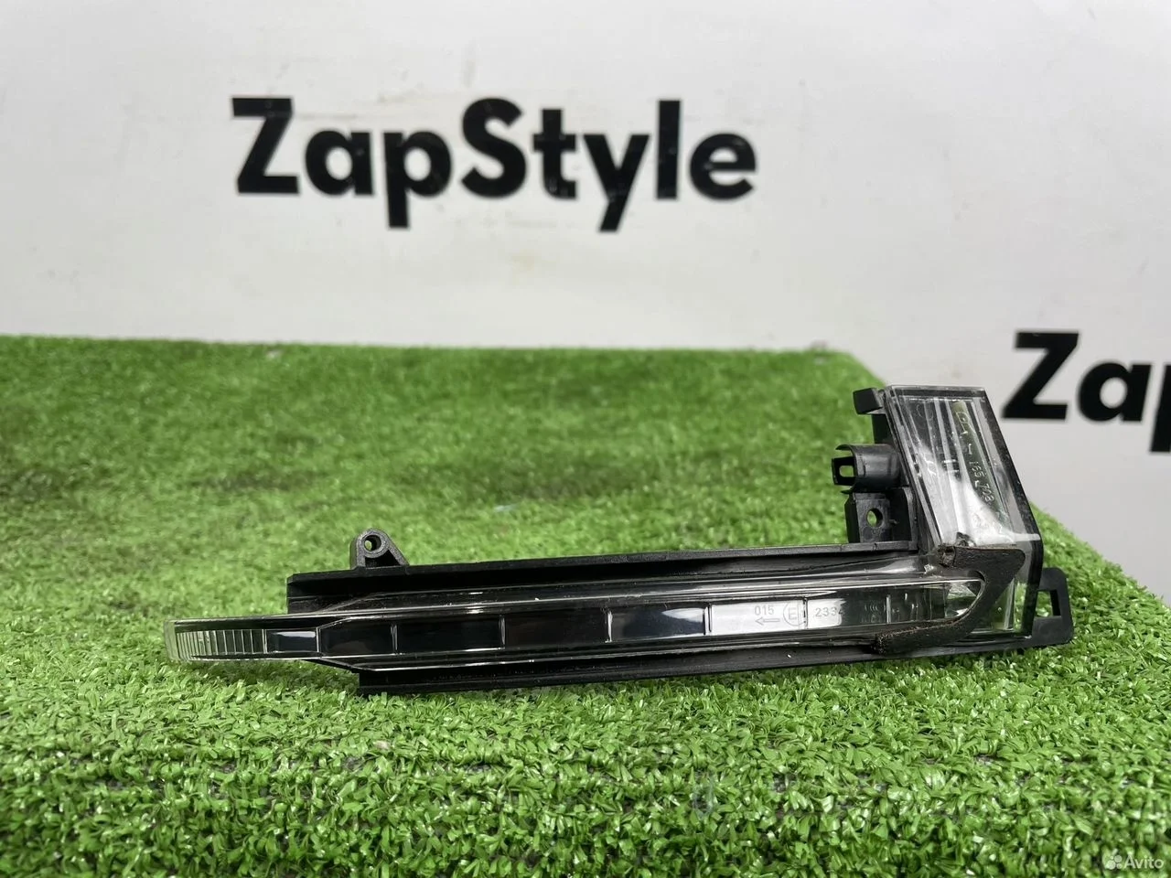 Повторитель поворота в зеркало правый audi q3 a4 а