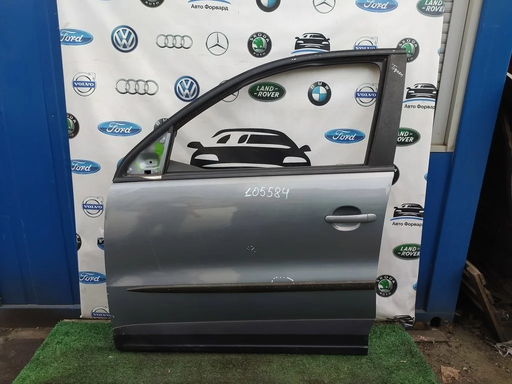 Дверь передняя левая Tiguan 2008-2017 5N0831055B