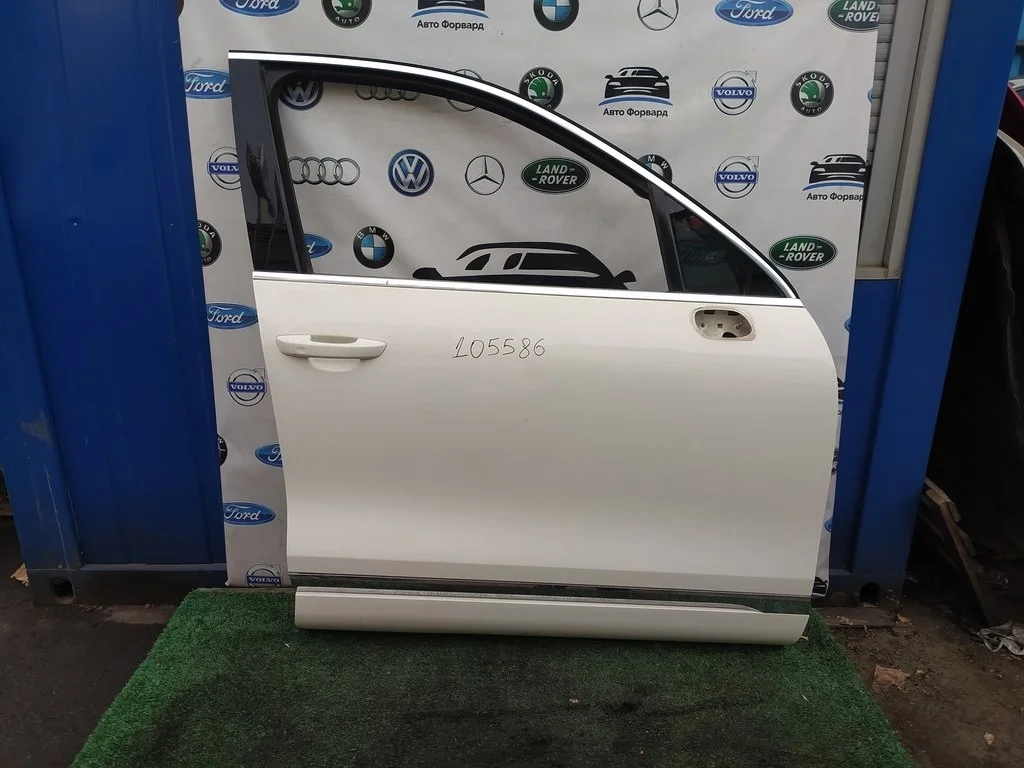 Дверь передняя правая Touareg 2 Cayenne 7P0831056