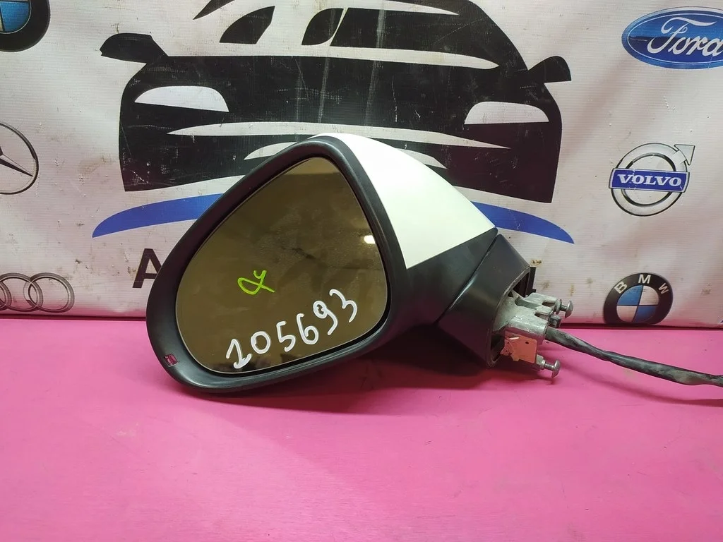 Зеркало левое VV Touareg 2 2010-2018 7P6857507S