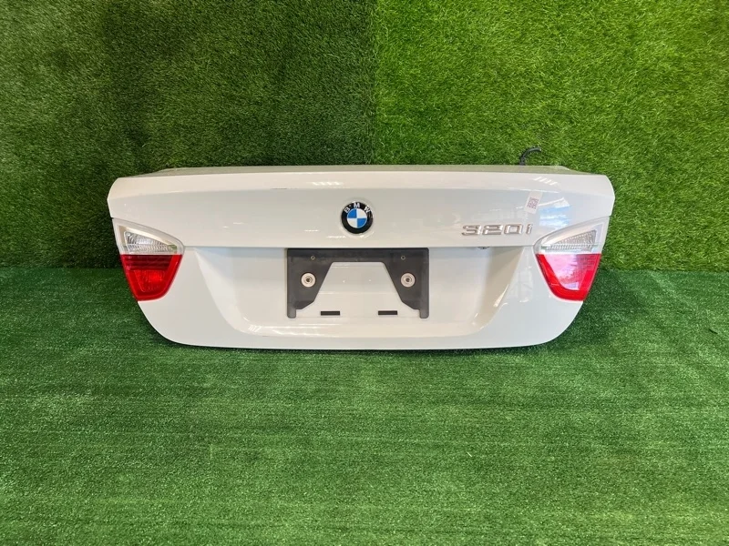 Крышка багажника BMW 3-Series 2006 41627151491 E90 N46B20C, задняя