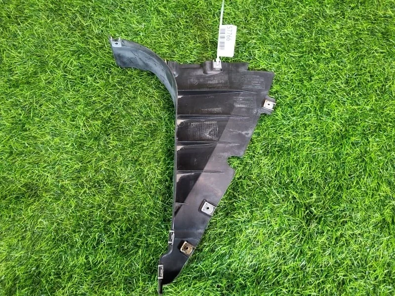 Пыльник крыла BMW 3-Series 2006 51718040102 E90 N52B30A, передний правый