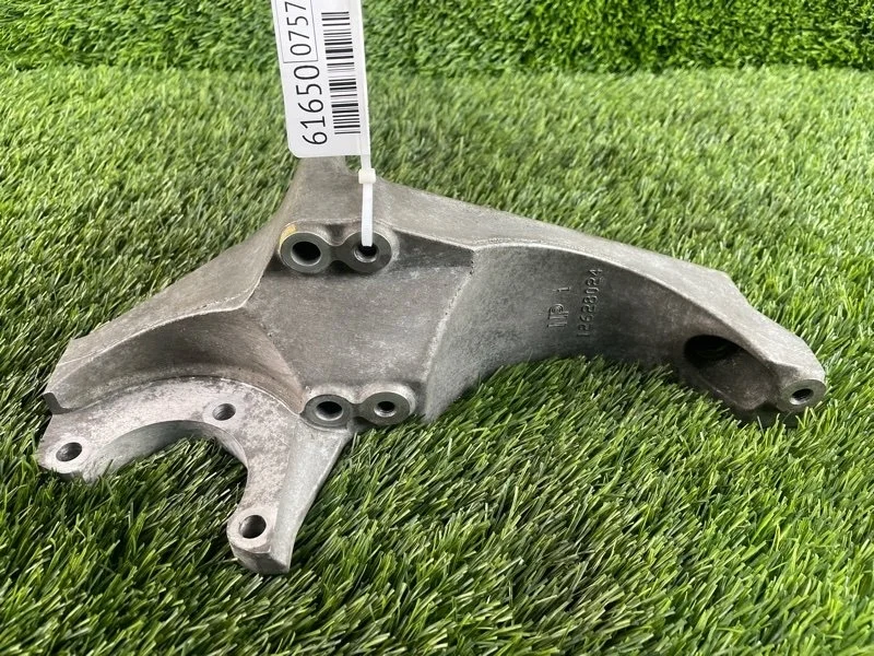 Кронштейн генератора Chevrolet Captiva 2011 12628024 C140 LE5