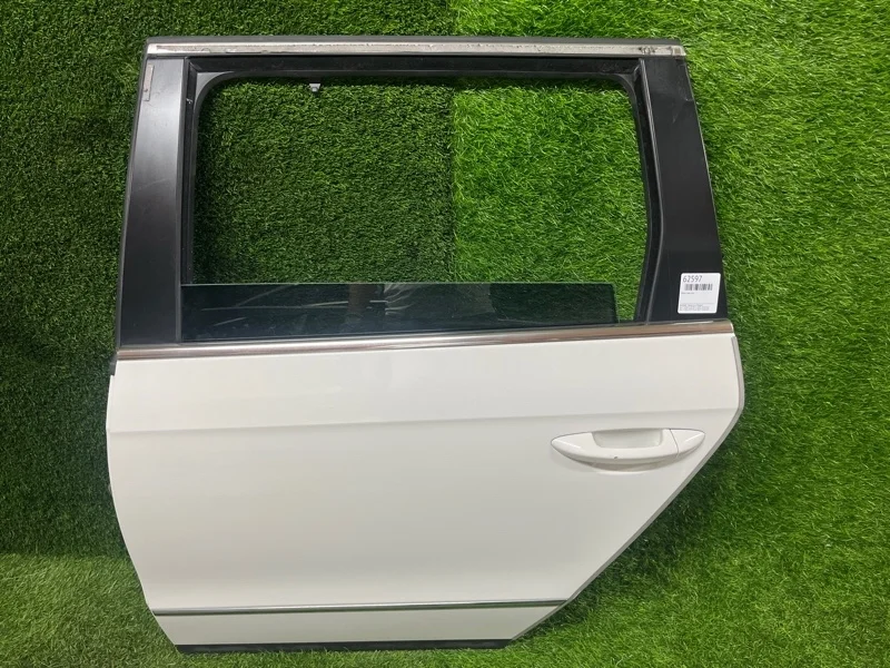 Дверь Volkswagen Passat 2006 3C9833055F B6 VARIANT BVY 2.0, задняя левая