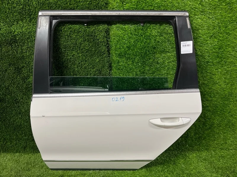 Дверь Volkswagen Passat 2007 3C9833055F B6 VARIANT BWA 2.0T, задняя левая