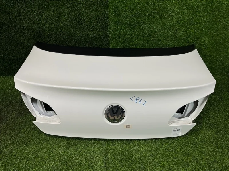 Крышка багажника Volkswagen Passat CC 2010 3C8827025C B6 BWS 3.6