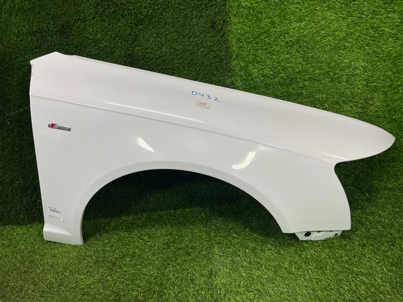 Крыло Audi A6 2010 4F0821104F C6 CAJ 3.0, переднее правое