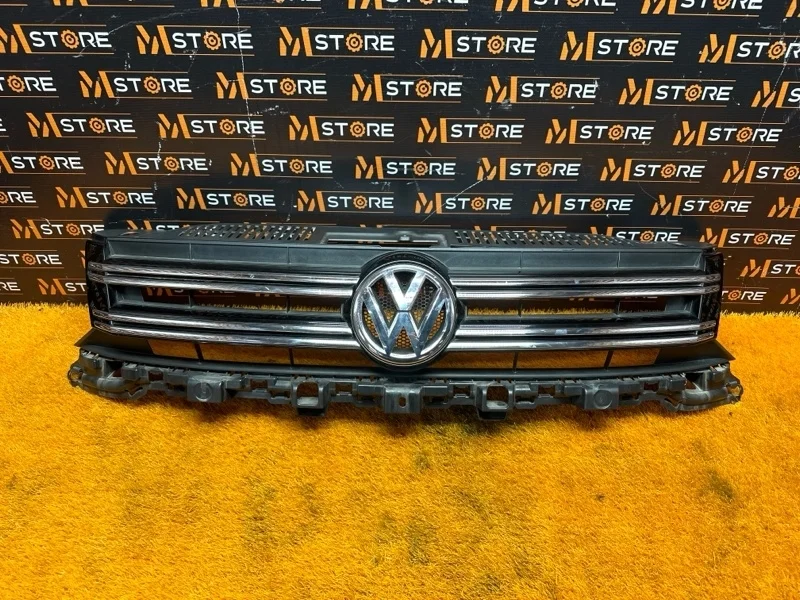 Решетка радиатора Volkswagen Tiguan 2012 5N0853653E 5N CCZD