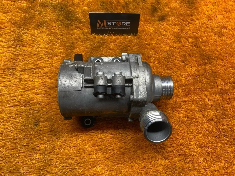 Помпа Bmw X5 2009 11517586925 E70 N52B30A