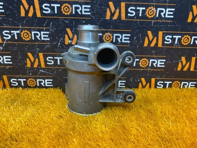 Помпа Mercedes-Benz C-Class 2015 A2742000107 W205 274.920