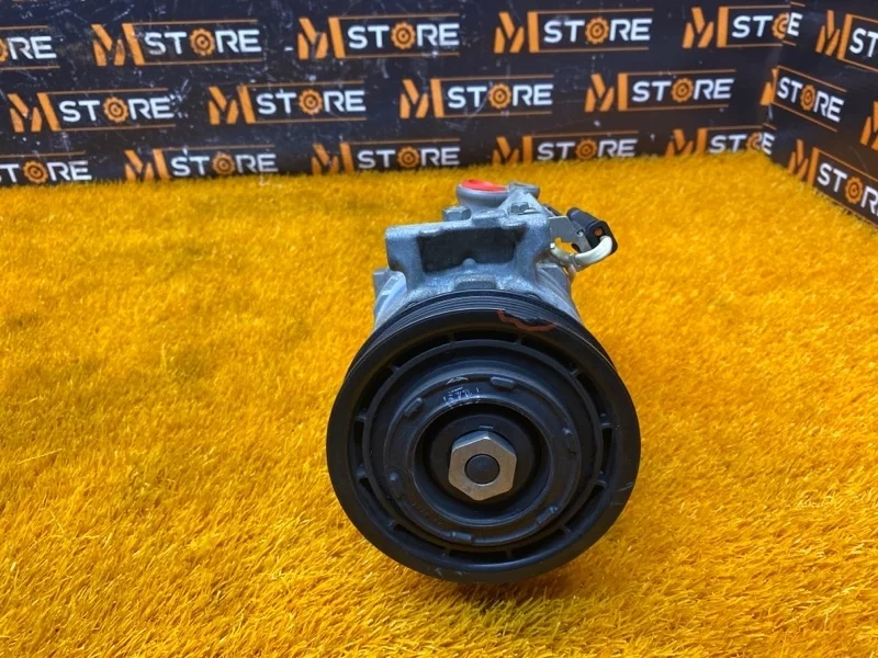 Компрессор кондиционера Mercedes-Benz Cla-Class 2013 A0038304360 C117 270.910