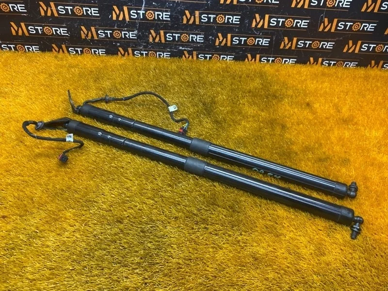 Амортизатор багажника Porsche Cayenne 2012 95851285104 958 4802