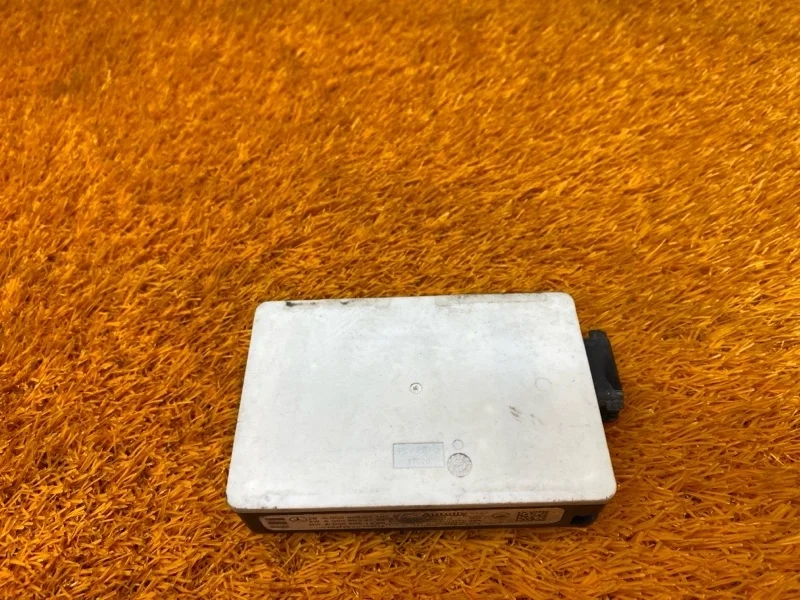 Датчик слепых зон (радарный датчик) Mercedes-Benz E-Class 2013 A0009050110 W212 276.952, задний