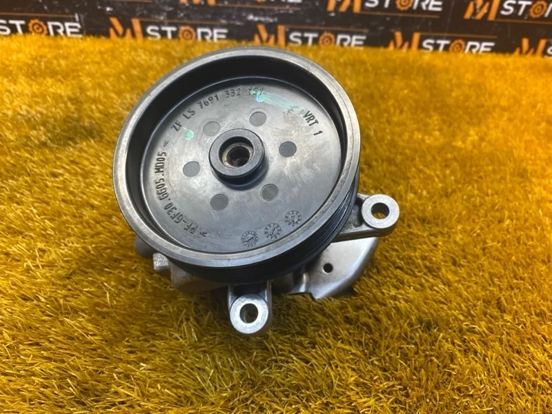 Гидроусилитель Mercedes-Benz E-class 2011 A0064664801 W212 642.850